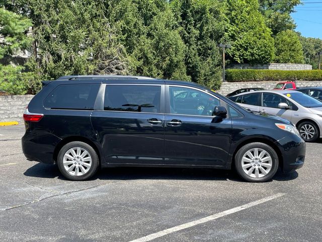 2016 Toyota Sienna 