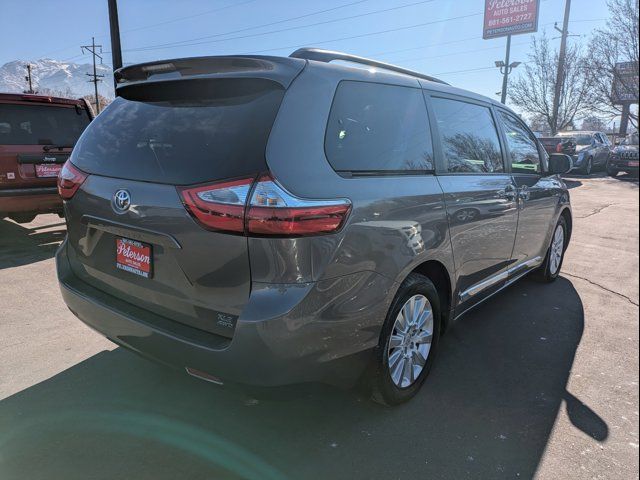 2016 Toyota Sienna XLE