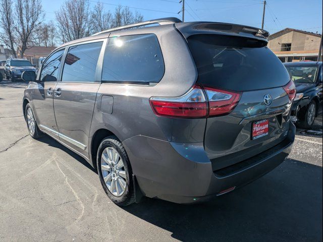 2016 Toyota Sienna XLE