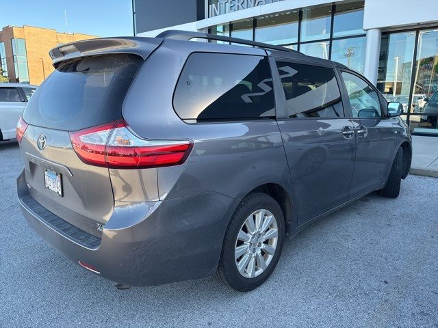 2016 Toyota Sienna XLE