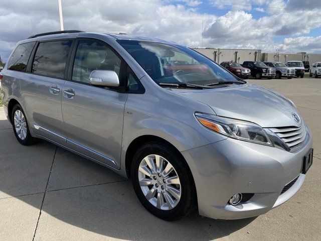 2016 Toyota Sienna XLE