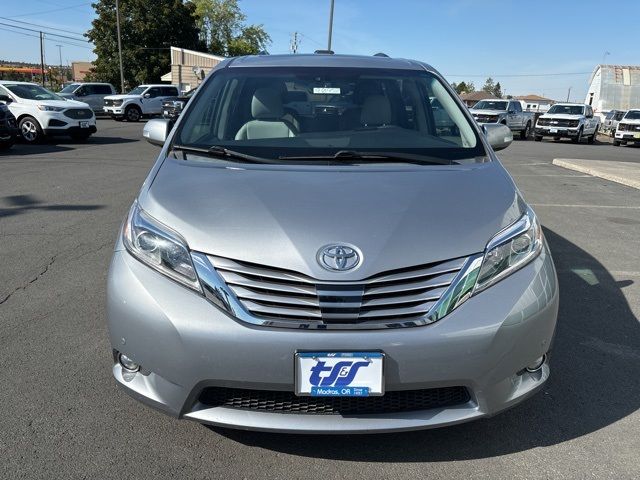 2016 Toyota Sienna XLE