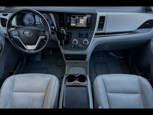 2016 Toyota Sienna XLE