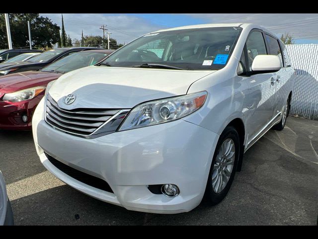 2016 Toyota Sienna XLE