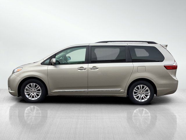 2016 Toyota Sienna XLE