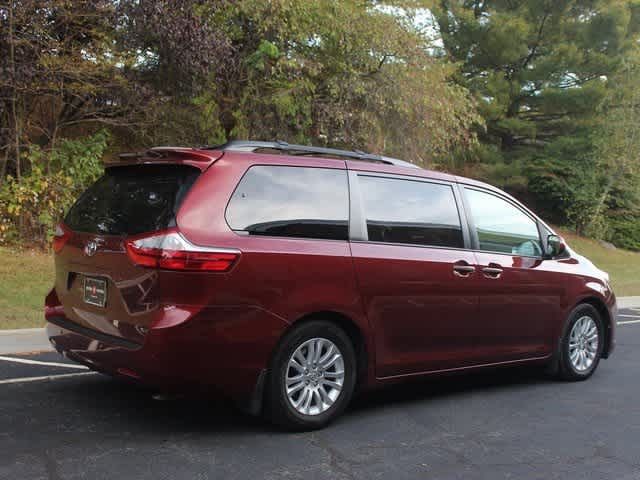 2016 Toyota Sienna XLE