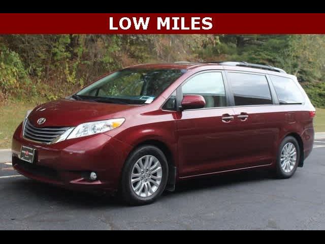 2016 Toyota Sienna XLE