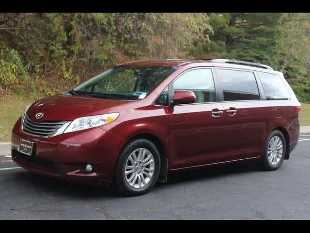 2016 Toyota Sienna XLE