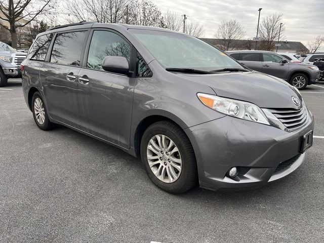 2016 Toyota Sienna 