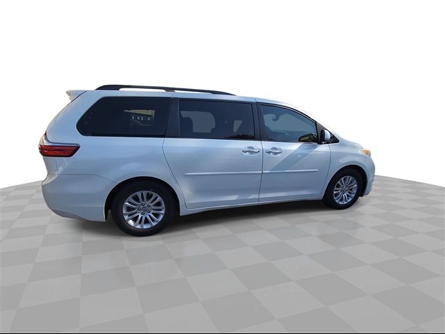 2016 Toyota Sienna 