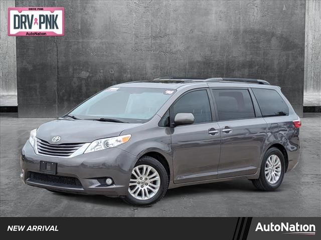 2016 Toyota Sienna XLE