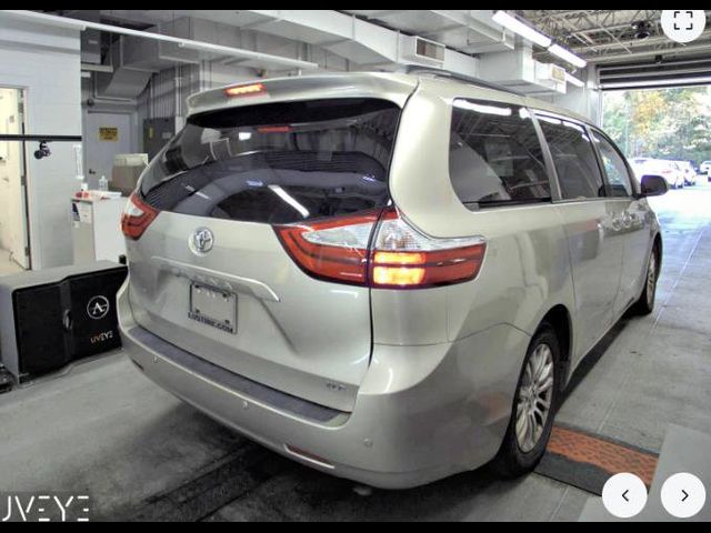 2016 Toyota Sienna XLE