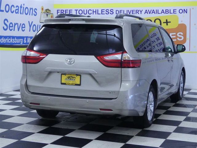 2016 Toyota Sienna XLE