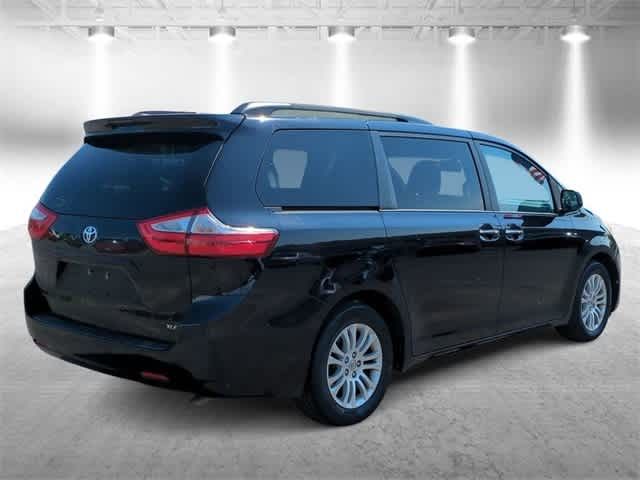 2016 Toyota Sienna XLE