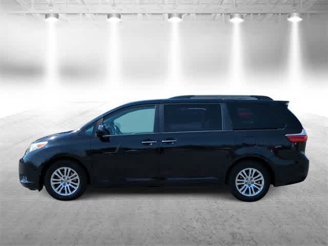2016 Toyota Sienna XLE