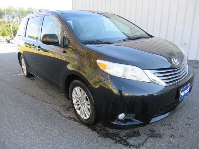 2016 Toyota Sienna XLE