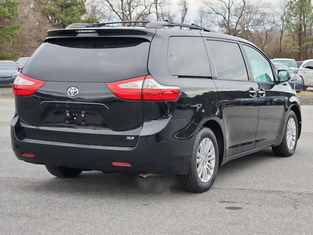 2016 Toyota Sienna XLE