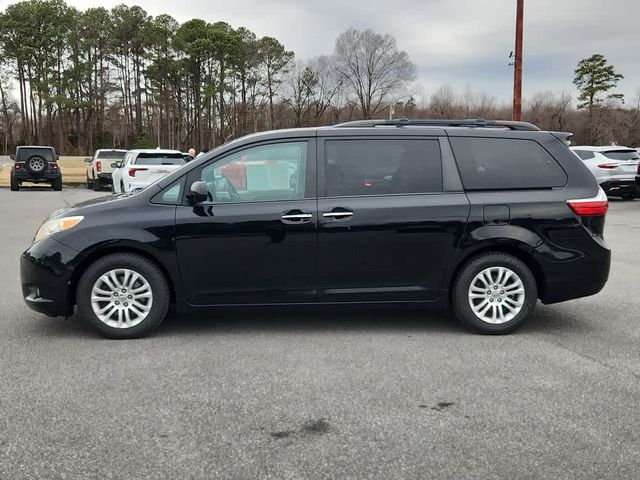 2016 Toyota Sienna XLE