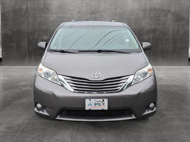 2016 Toyota Sienna XLE