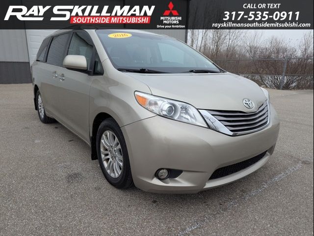 2016 Toyota Sienna XLE