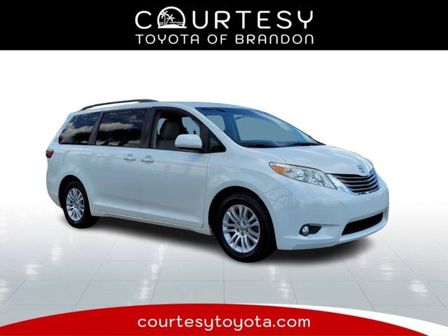 2016 Toyota Sienna XLE