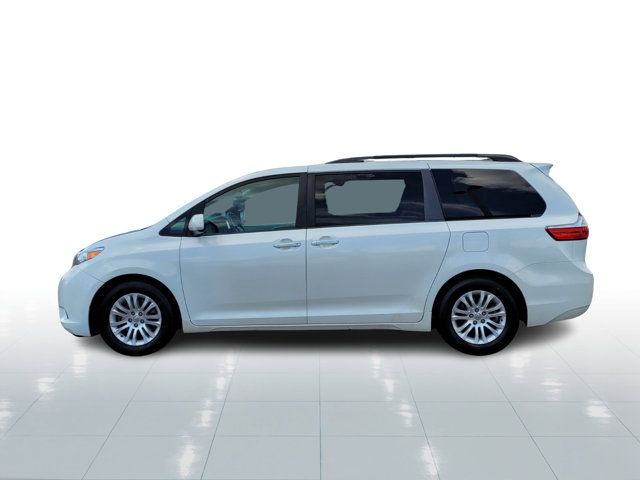 2016 Toyota Sienna XLE