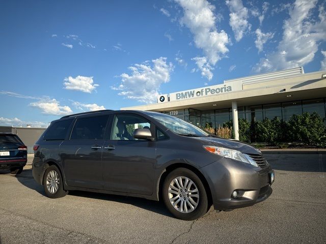 2016 Toyota Sienna XLE