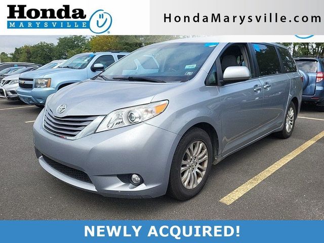 2016 Toyota Sienna XLE