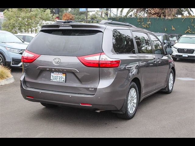 2016 Toyota Sienna XLE