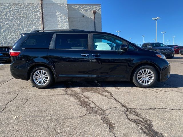 2016 Toyota Sienna 