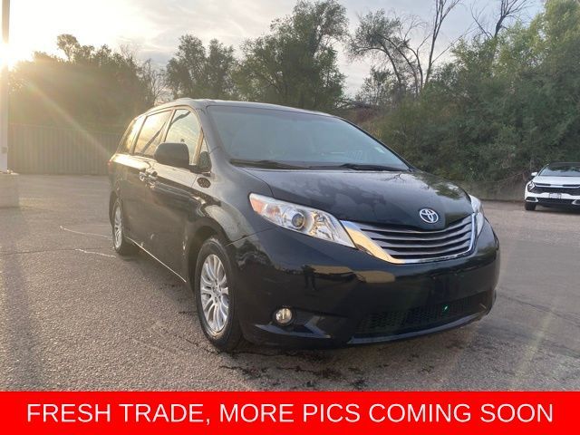 2016 Toyota Sienna XLE