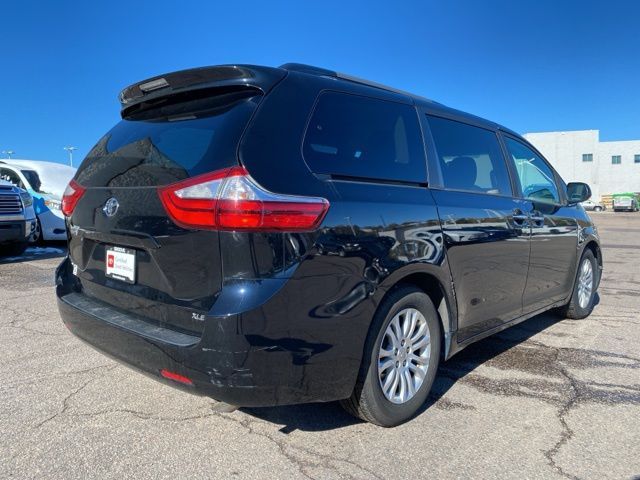 2016 Toyota Sienna 