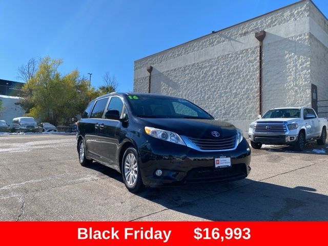 2016 Toyota Sienna 