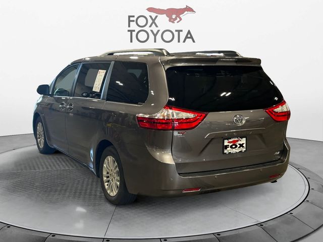 2016 Toyota Sienna XLE