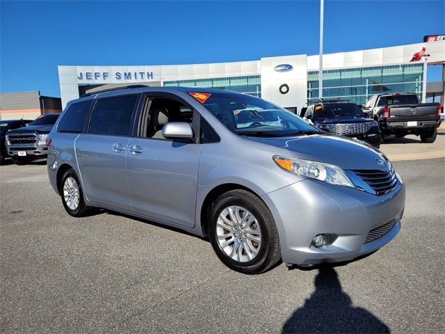 2016 Toyota Sienna XLE