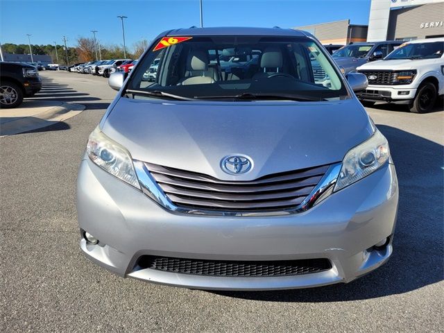 2016 Toyota Sienna XLE