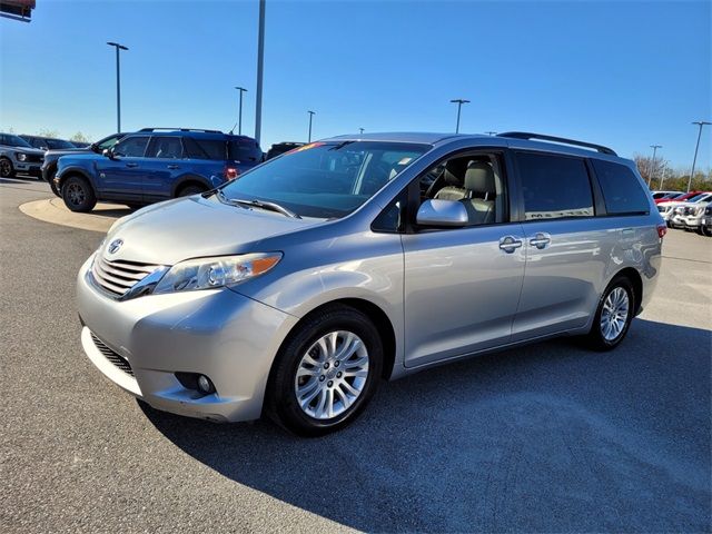 2016 Toyota Sienna XLE