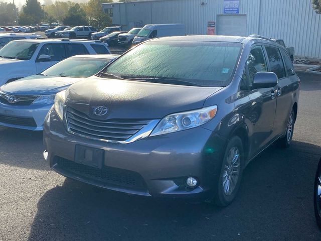 2016 Toyota Sienna XLE