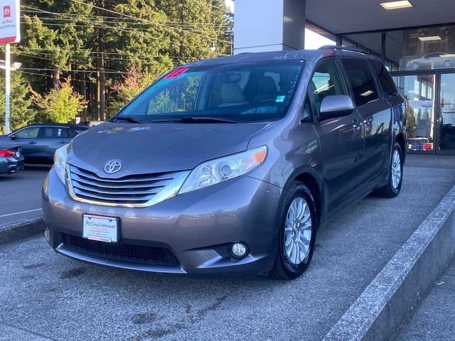 2016 Toyota Sienna XLE