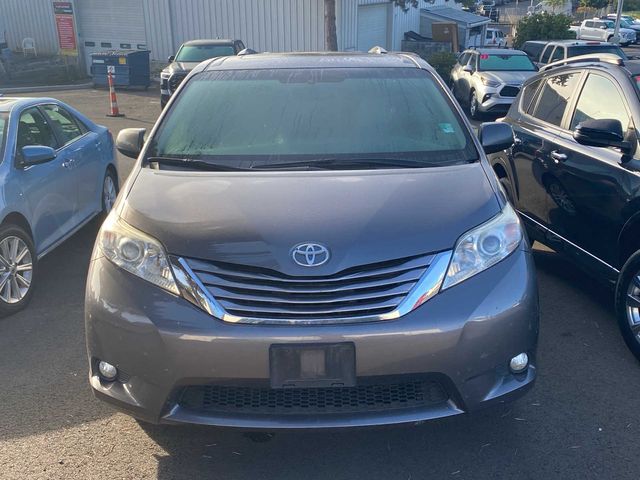 2016 Toyota Sienna XLE