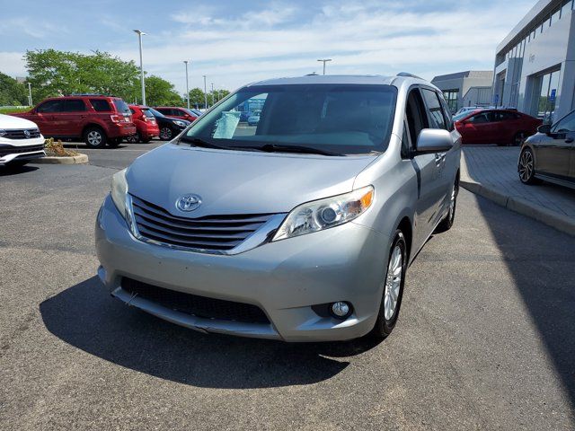 2016 Toyota Sienna XLE