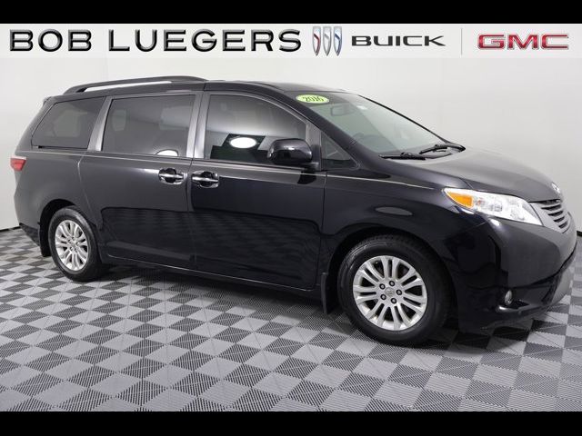 2016 Toyota Sienna XLE