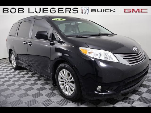 2016 Toyota Sienna XLE