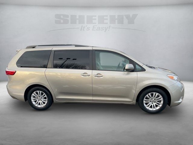 2016 Toyota Sienna XLE