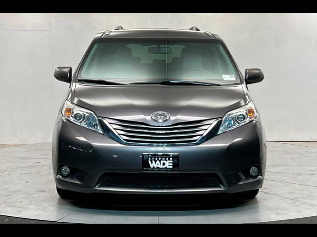 2016 Toyota Sienna XLE