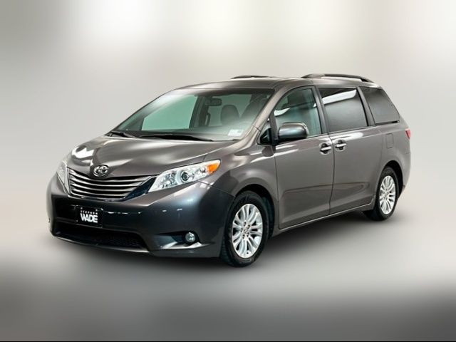 2016 Toyota Sienna XLE