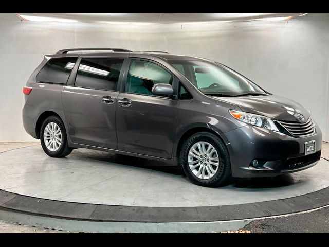 2016 Toyota Sienna XLE