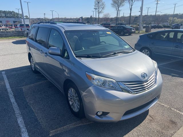 2016 Toyota Sienna 