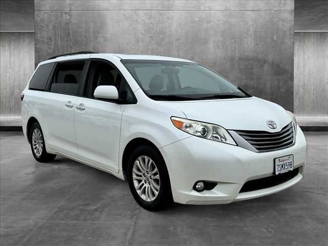 2016 Toyota Sienna XLE