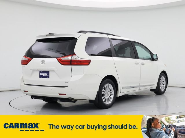 2016 Toyota Sienna XLE